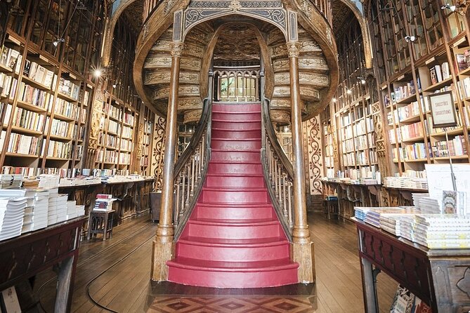Lello Bookshop, Stock Exchange Palace and Cathedral -Guided visit - Livraria Lello: the bookstore you visit with your eyes open
