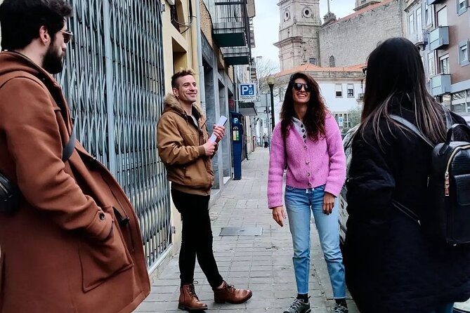LGBTour Porto: Walk through Porto, discover the LGBTQIA+ History - Livraria aberta: queer writers and why representation isn’t optional