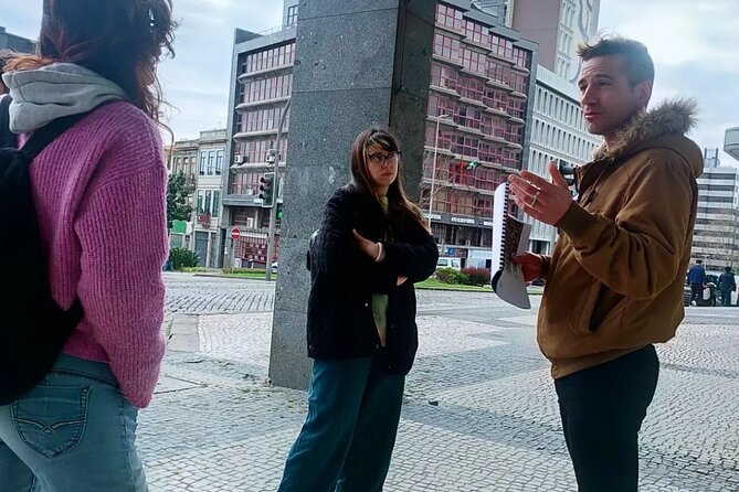 LGBTour Porto: Walk through Porto, discover the LGBTQIA+ History - The student concentration stop: teaching and social change