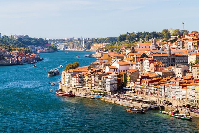 Love in Porto: Self-Guided Romantic Puzzle Walk - How the Questo App Shapes the Experience