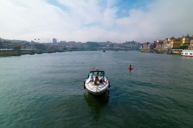 Luxury Douro Yacht Tour: Scenic Views & Complimentary Drinks - Who this tour suits best (and who might want another option)