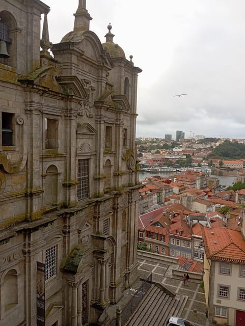 Monumental and historic Porto with the Stock Exchange Palace - Ribeira and the bridges: views with a sense of where ships fit in