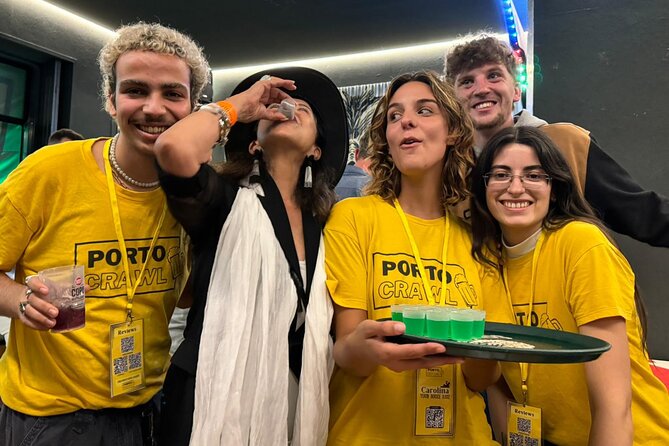 New Years Eve Porto Crawl: 7 drinks, Games, Fun & VIP club entry - The 9:15 pm Setup: Meeting at Fonte dos Leões