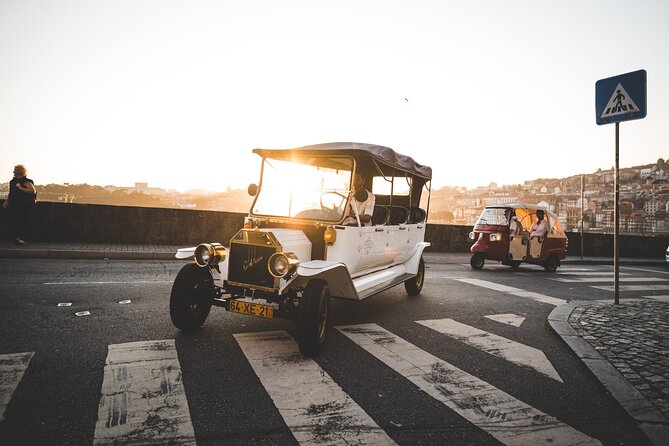 Old City Tour - A Ford T-style electric ride for quick Porto orientation