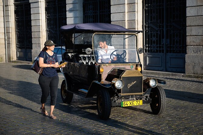 Old City Tour - Sé do Porto, Batalha, and Alfândega: landmarks without the search game