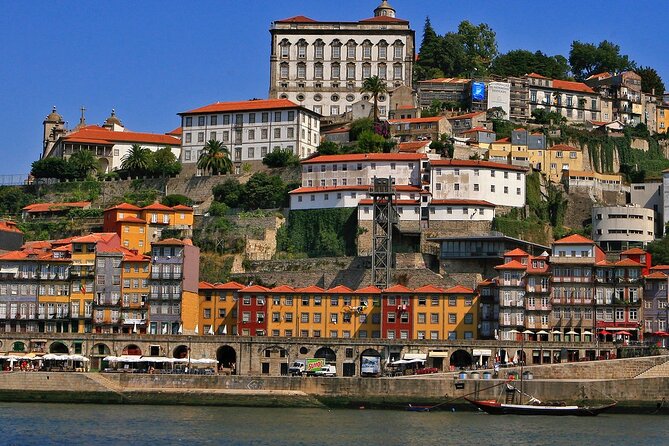 Oporto Private 4-hours Tour with Hotel Pickup - Stop 2: Praca da Batalha (A Square With Real Context)