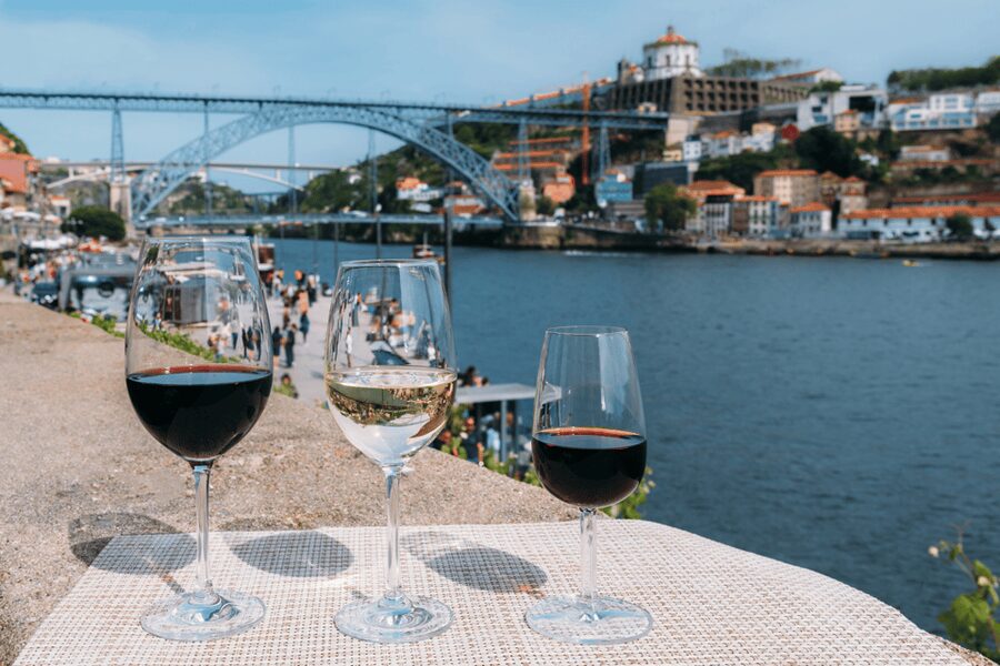 Oporto Tuk Tuk Tour: Among bridges and mysteries - 1.30h - How the Live Guide Storytelling Works (And Why It’s Part of the Value)