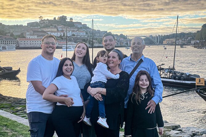 Photoshoot Session for Solo, Couples and Groups in Porto area - What you’ll see in Porto: streets, river views, and classic angles