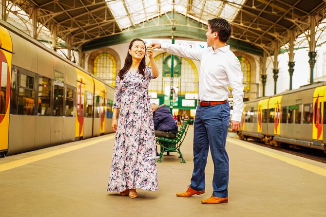 Photoshoot Unforgettable in Porto - Couple or Single - Route in plain language: São Bento to Sé to Luiz I Bridge