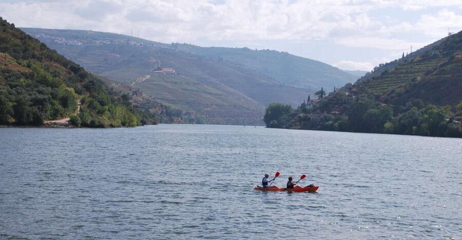 Pinhão: 4 Hour Douro Valley Kayak Rental - What to bring: simple essentials that prevent discomfort