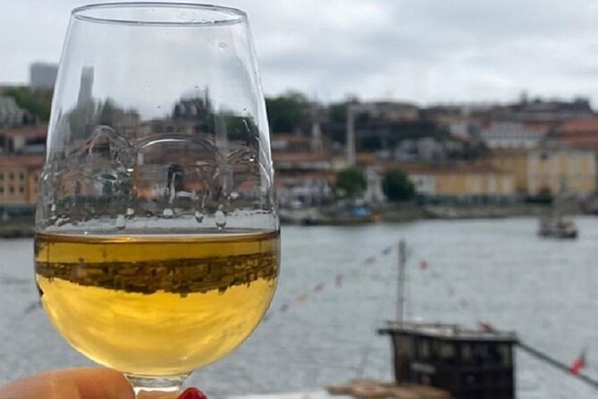 Port and Douro Wine Private Tasting and Pairing with a Sommelière - Start at Cais de Gaia: your palate primer before the glasses