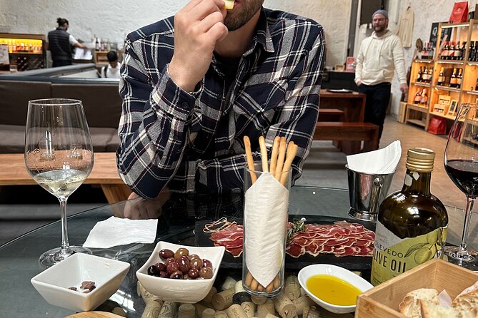 Port Cellar Visit & Tasting 4 Port Wines - Snacks aren’t included, so plan your food timing