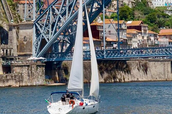 Port : Douro River Cruise (2 h) – Wine & Scenic Views - City-center color from the waterfront (and why that matters)