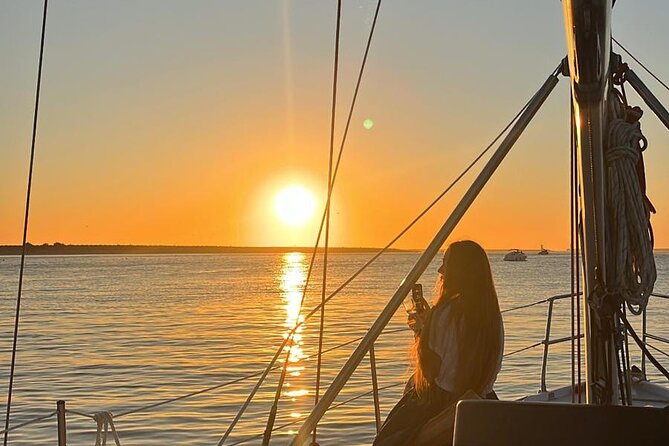 Port shared Thullium Sailboat, enjoy a magical sunset&open sail! - Arrábida Bridge and Massarelos Church: Engineering and Devotion From the Water