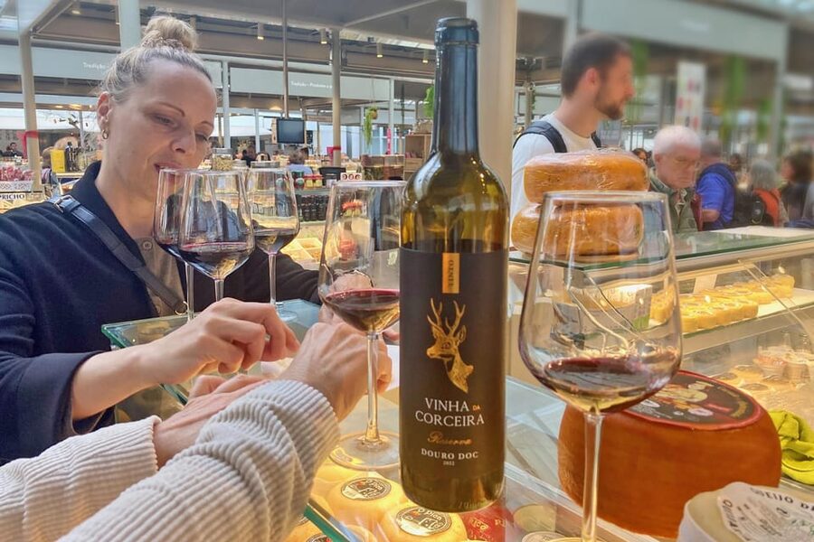 Port wine & wine walking tour with culture - max 8 pax - Rain or sunshine: how to prepare so the day stays pleasant
