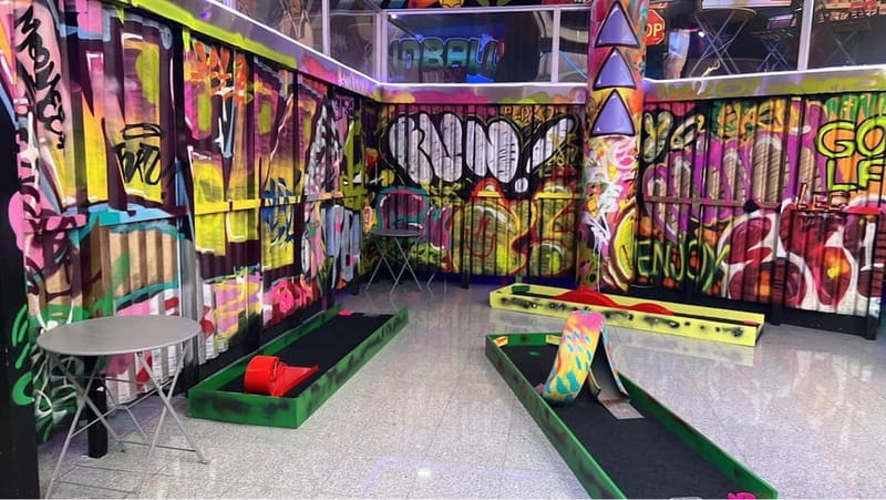 Porto: 18-Hole Indoor Mini Golf Ticket with UV Light Courses - Key Things To Know Before You Play in Minigolf Porto