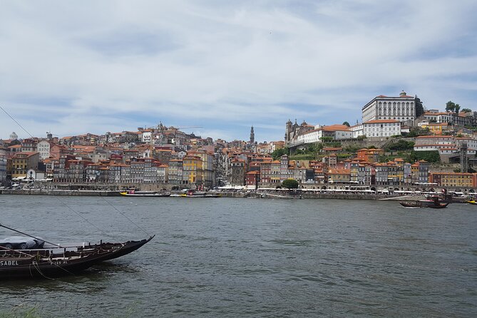 Porto: 2h Private Tour (1 to 6 people) on the Douro River with a local - Guide vibe: from Bernardo to Antonio and the family-team feel