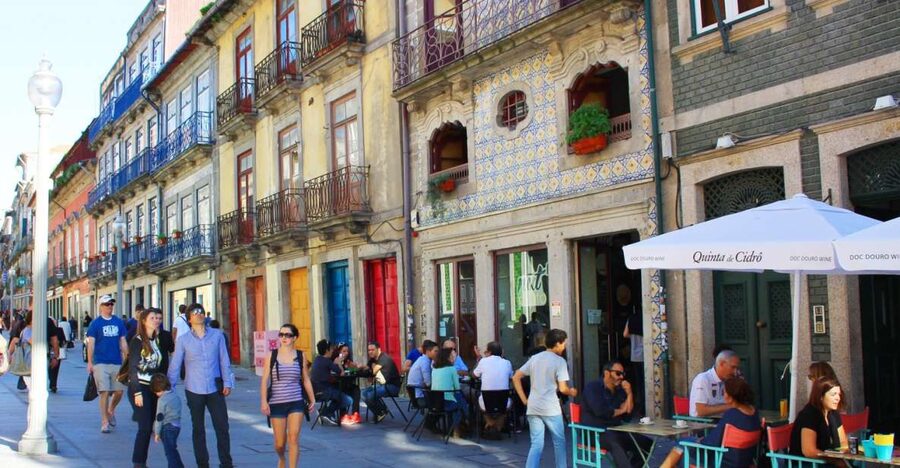 Porto: 3-Hour Downtown Walking Tour - Clérigos Church and Tower: why Nicolau Nasoni matters