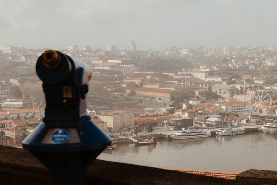 Porto: 3-Hour Guided Walking Tour - Clérigos Tower near the ancient city jail: panoramic rewards