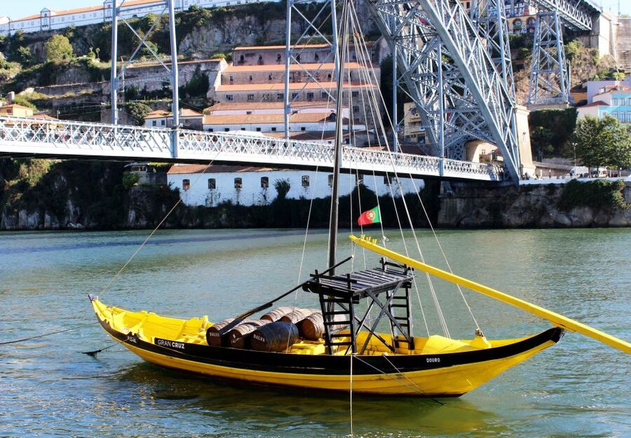 Porto: 3-Hour Walking City Tour & Lello Bookstore Visit - São Bento Station: where your tour begins