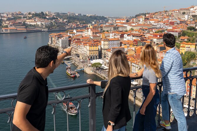 Porto 360°: Helicopter Flight, Guided Walking Tour & River Cruise - River cruise through the bridge corridor: what you’ll see and how to hear it