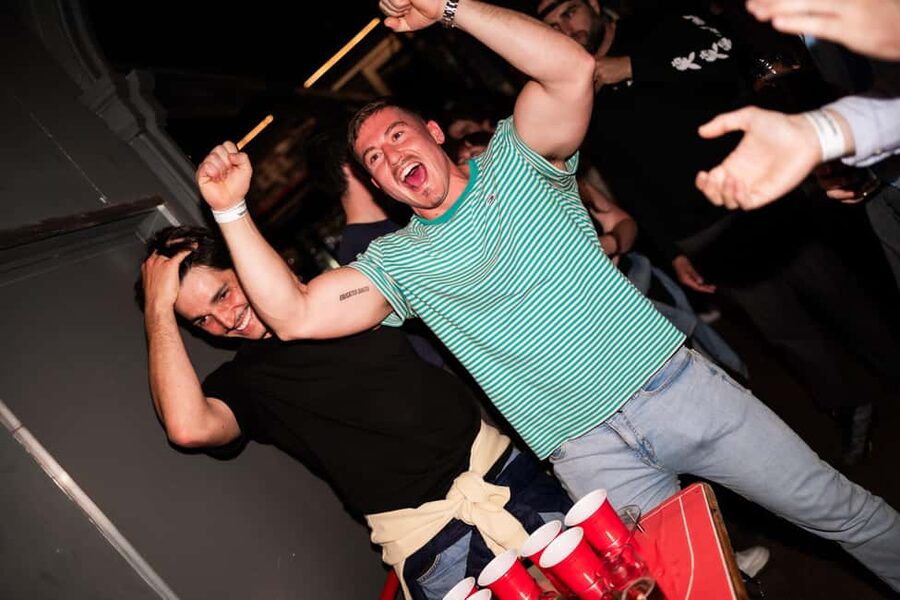 Porto: 4 Bar Pub Crawl, 7 Drinks, & Skip-the-Line Club Entry - How the 5-hour Porto Crawl keeps the night social