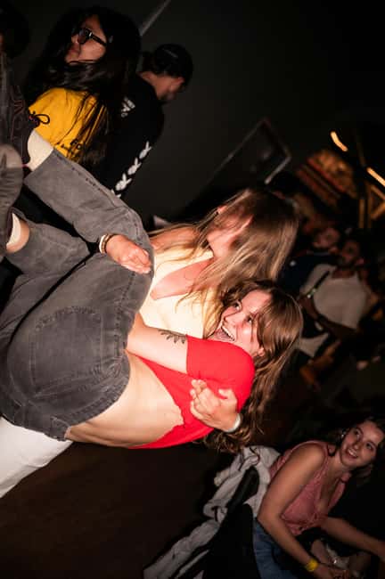 Porto: 4 Bar Pub Crawl, 7 Drinks, & Skip-the-Line Club Entry - Rua de Cândido dos Reis: the shorter stop before the club