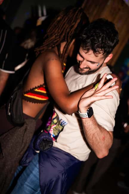 Porto: 4 Bar Pub Crawl, 7 Drinks, & Skip-the-Line Club Entry - Drinks, non-alcoholic options, and how to pace the 7 included rounds