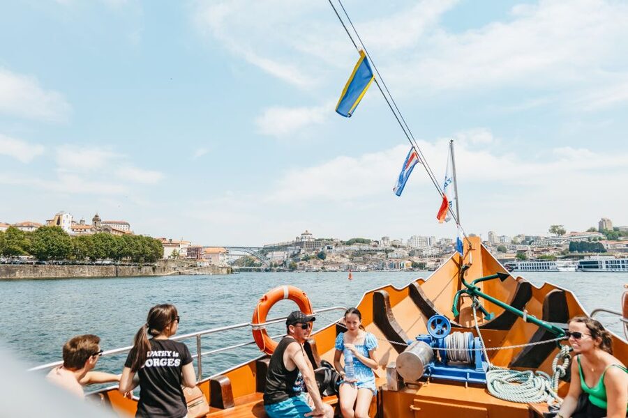 Porto: 6 Bridges Douro River Cruise - Sound and Story: Narration, Guides, and When You Might Miss Stuff