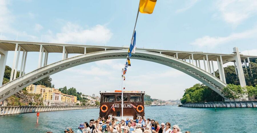 Porto: 6 Bridges Douro River Cruise - Photo Angles and the Best Seats for 50 Minutes
