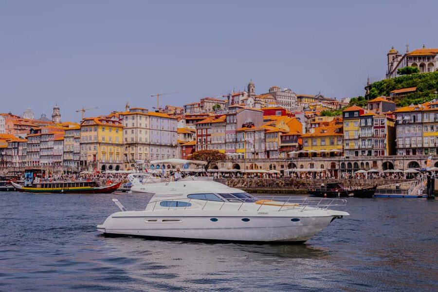 Porto: 6 Bridges Private Cruise with Local Wine and Snacks - Meeting at Marina do Freixo: the start feels easy