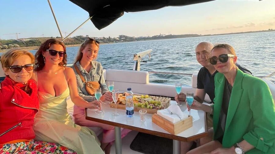 Porto: 6 Bridges Private Cruise with Local Wine and Snacks - Freixo Bridge and the bridge rhythm: why 6 bridges works