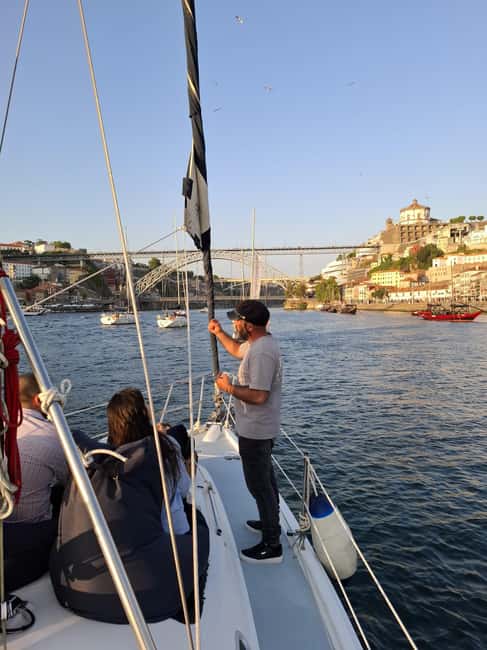 Porto, a cruise with open sails, drinks&snacks - Why an open-sail Douro cruise feels different from bigger boat trips