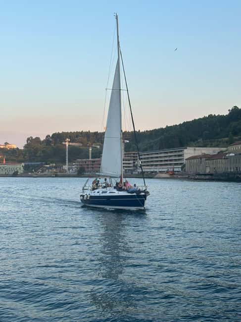 Porto, a cruise with open sails, drinks&snacks - Porto’s historic center from the river: Centro Histórico to Cais de Gaia