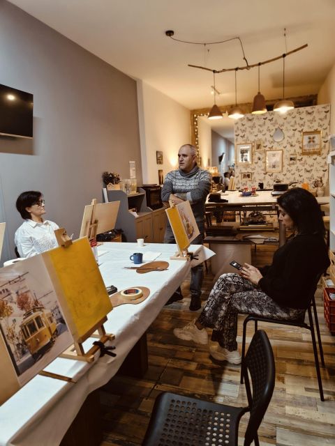 Porto: Acrylic and Oil Painting Class with a Local Artist - Mixing Paint Colors and Estimating Quantities