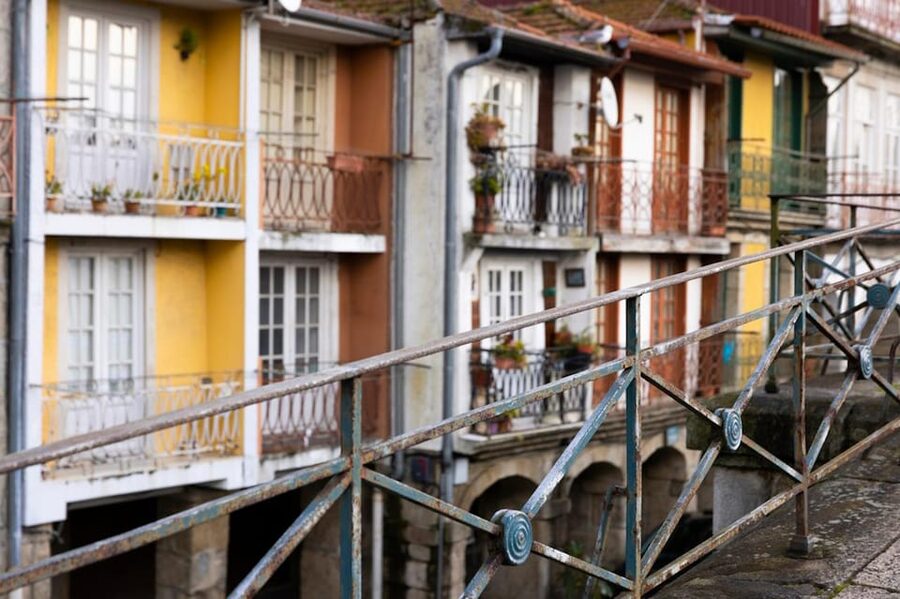 Porto: An Intimate Fado Show in a Historical Tavern - The Port Wine Moment: Small, Classic, and Timed Right