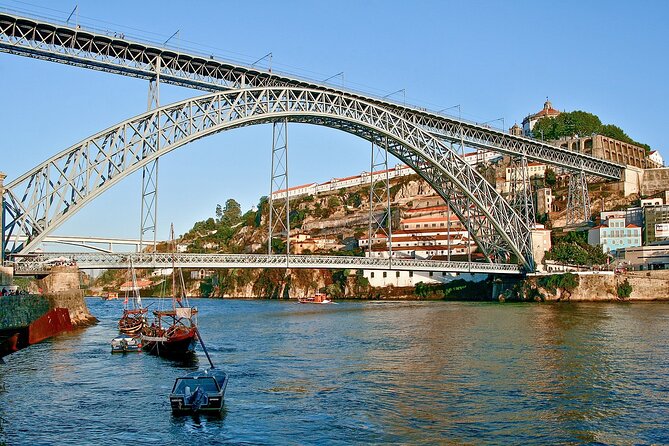 Porto and Gaia: Walking Tour of Douro's Two Riversides - Starting at Henry the Navigator: the square that sets the whole tone