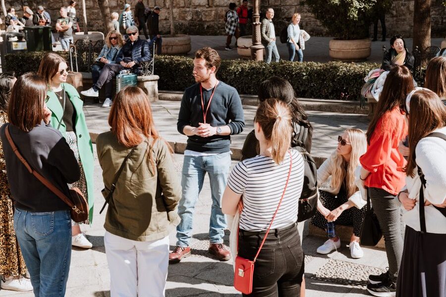 Porto and Gaia: Walking Tour of Douro's Two Riversides - Price and time: $32 for a focused 2-hour Porto-to-Gaia storyline