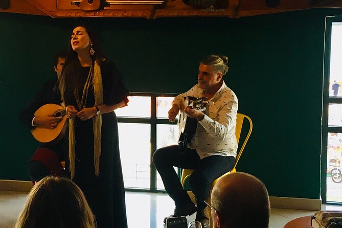 Porto: Authentic Fado Music by the River - The emotional rhythm: singer, guitarists, and that up-close sound