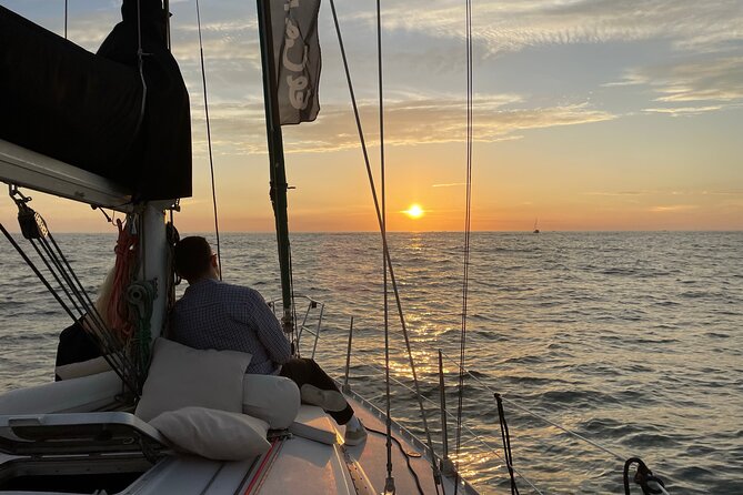 Porto : Best Exclusive Sunset in Charme Sailing - Where You Meet in Vila Nova de Gaia (And Why It Matters)