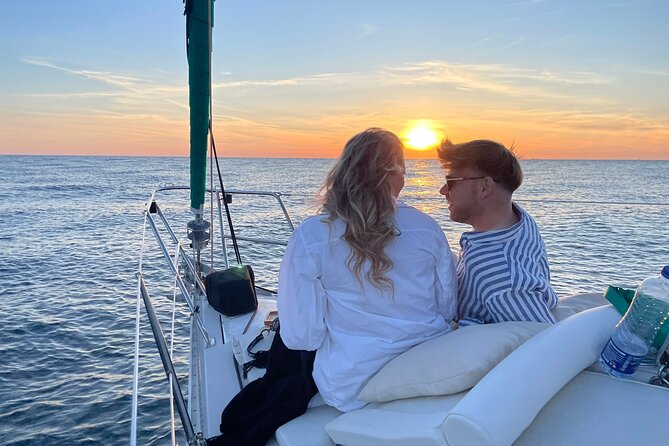 Porto : Best Exclusive Sunset in Charme Sailing - Comfort on Board: Jackets, Blankets, and Real-World Planning