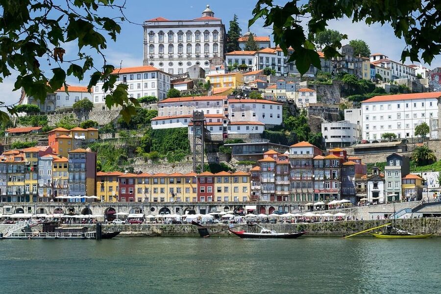 Porto: Braga and Guimarães Private Day Tour with Local - Key highlights at a glance