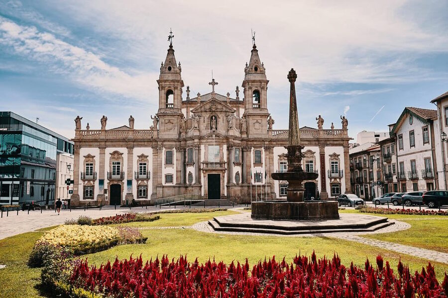 Porto: Braga and Guimarães Private Day Tour with Local - Why Braga and Guimarães matter (and why you’ll feel it walking)