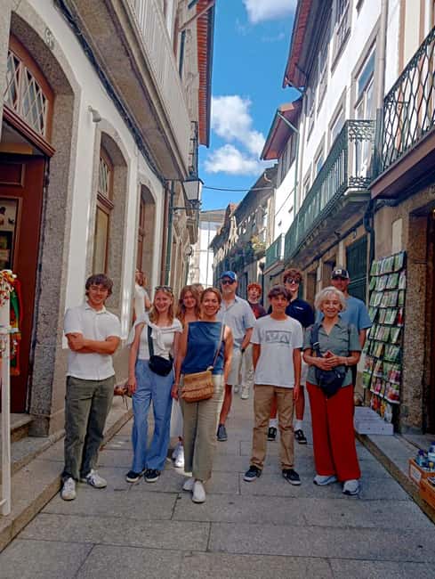 Porto:Braga & Guimarães Small-Group Full Day Tour with lunch - Braga’s Sé Cathedral and Old Streets: Where the City’s Power Shows