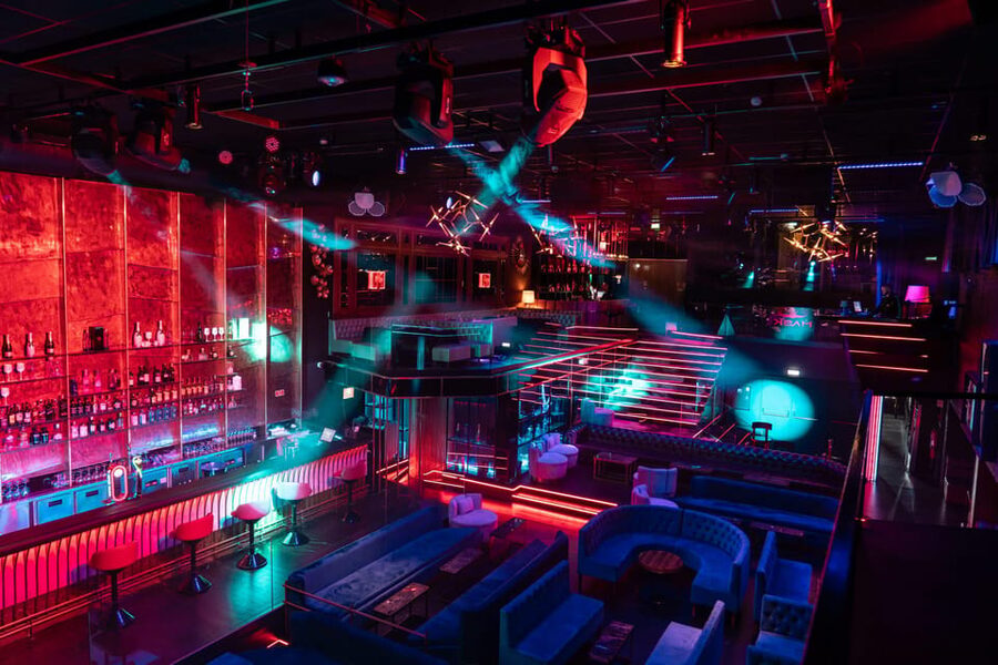 Porto: Cabaret & Pole Shows, with a Welcome Drink! - VIP area: the comfort factor that changes the whole night