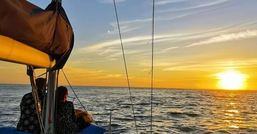 Porto: Charming Sailboat Cruise with Port Wine,Sunset Option - How the 2-hour sunset timing makes Porto feel different