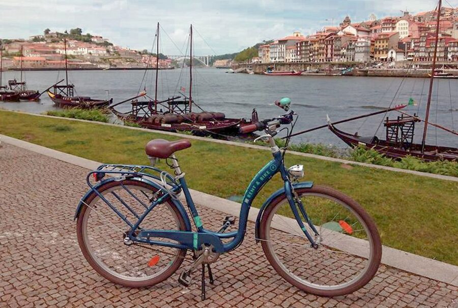 Porto: City Bike Rental - What $21 buys you: bike + helmet + lock + maps + local tips