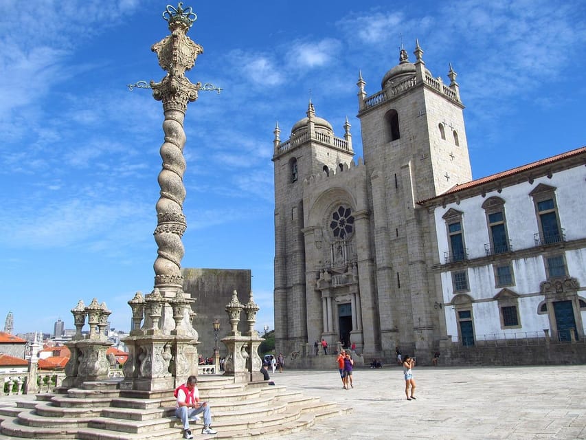 Porto: City Center Walking Tour - Clérigos Tower: climb for the Porto rooftop perspective