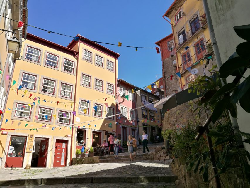 Porto: City Highlights 3-Hour Guided Electric Bike Tour - São Bento Station: quick time to reset and decide next