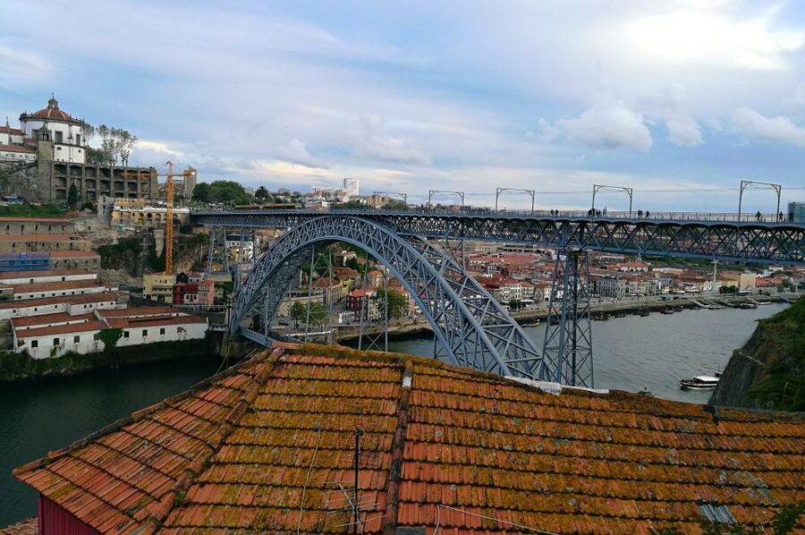 Porto: City Highlights Guided Segway Tour - Guides who make the difference (and what to ask them)